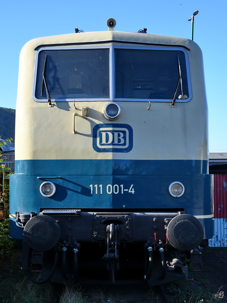 Die Elektrolokomotive 111 001-4 wurde 1974 gebaut und war Anfang Oktober 2021 in Brohl-Lützing ausgestellt.