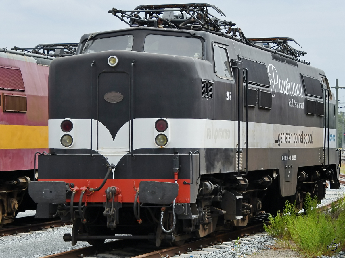 Die Elektrolokomotive 1252 war Ende Mai 2019 in Blerick ausgestellt.