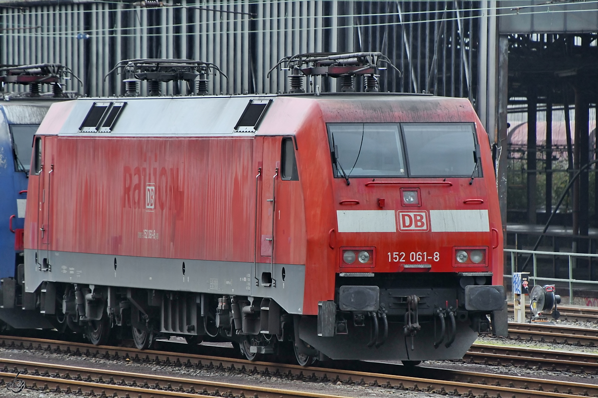 Die Elektrolokomotive 152 061-8 war Anfang Dezember 2019 in Wanne-Eickel abgestellt.