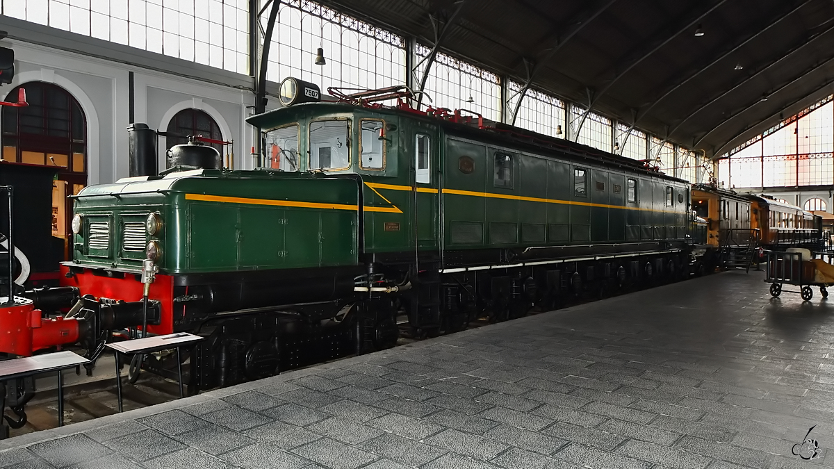Die Elektrolokomotive 7301 (273-001-8) wurde 1931 gebaut. (Eisenbahnmuseum Madrid, November 2022)