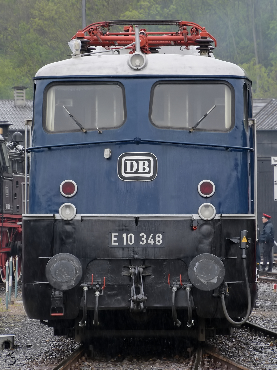 Die Elektrolokomotive E 10 348 Anfang Mai 2017 im Eisenbahnmuseum Bochum.