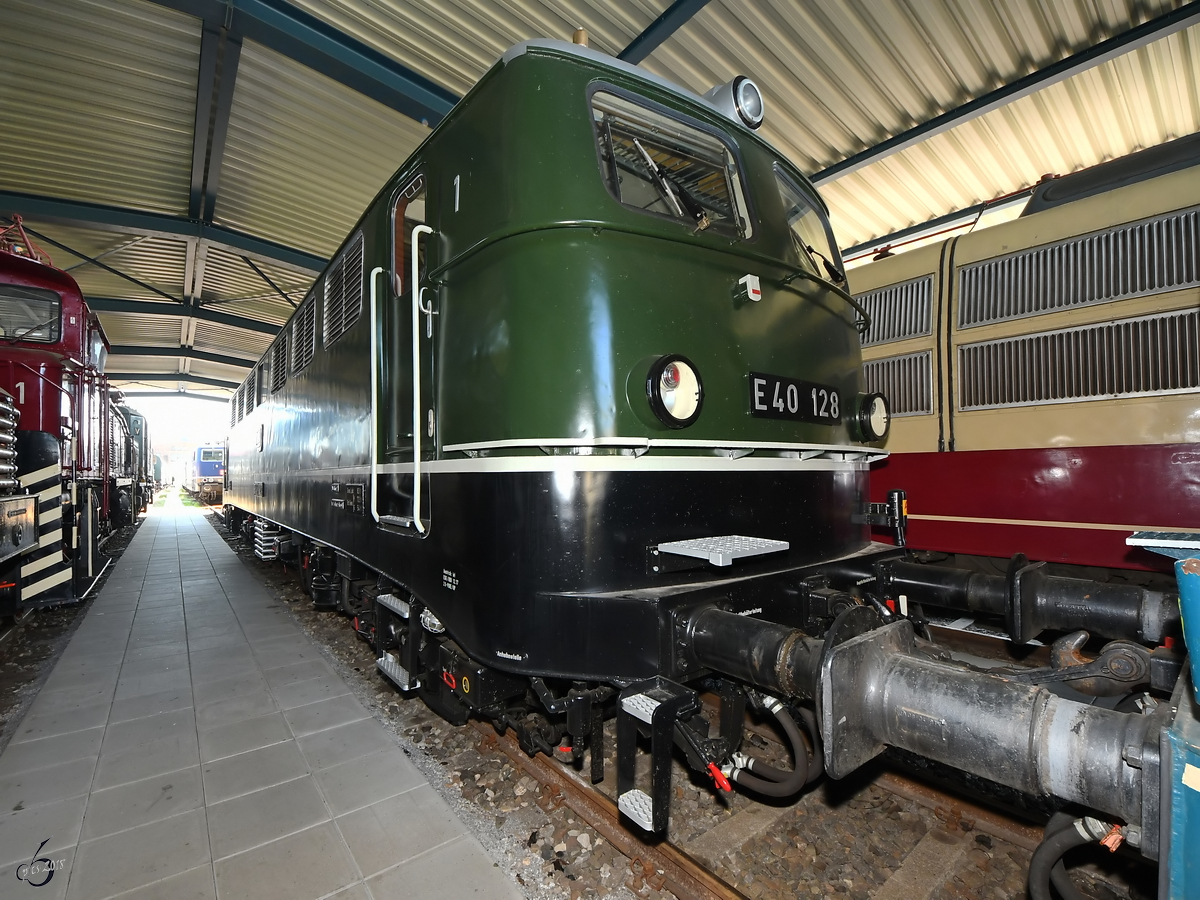 Die Elektrolokomotive E 40 128 im August 2018 im Eisenbahnmuseum Koblenz.