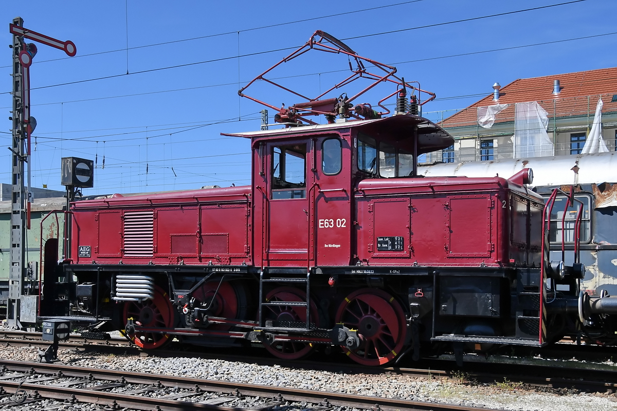 Die Elektrolokomotive E 63 02, Baujahr 1935 war Anfang Juni 2019 im Bayerischen Eisenbahnmuseum Nördlingen zu sehen.