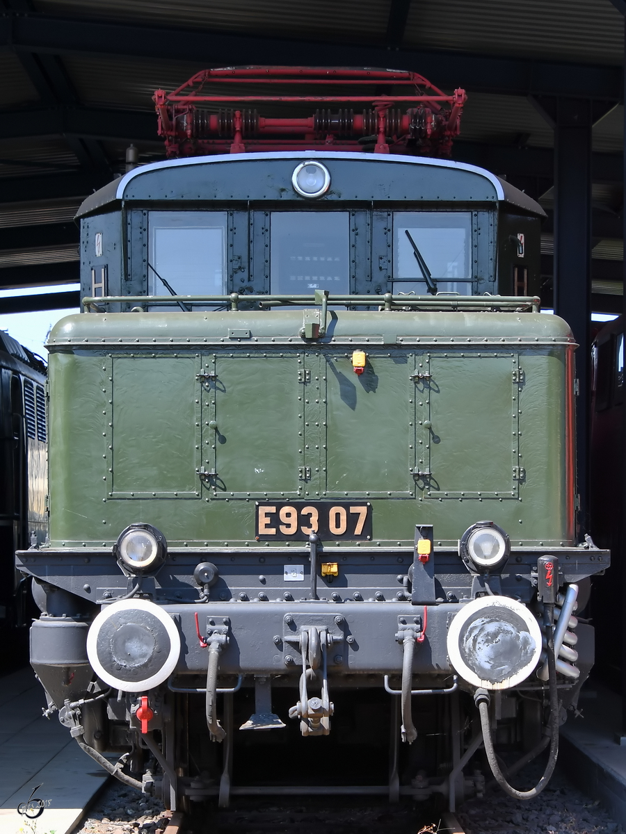 Die Elektrolokomotive E 93 07 im August 2018 im Eisenbahnmuseum Koblenz.
