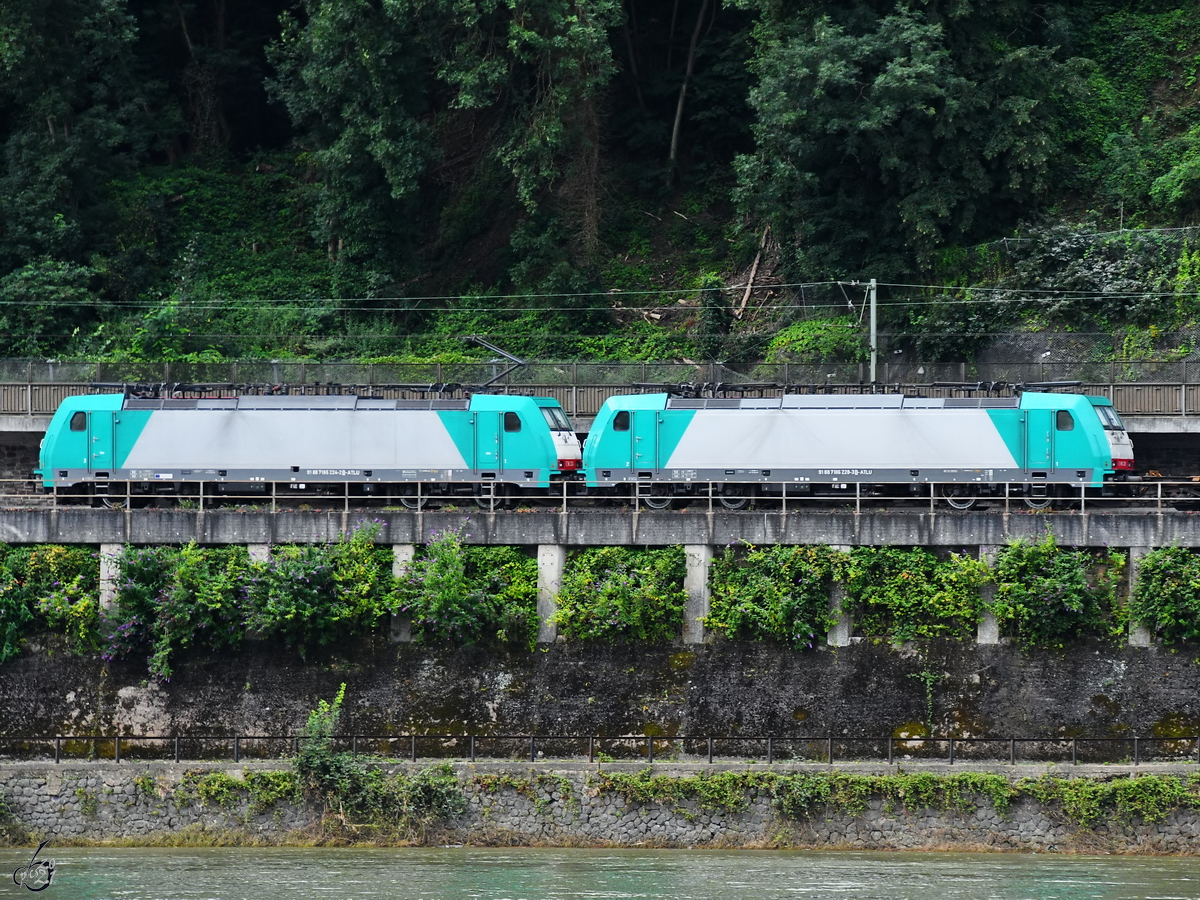 Die Elektrolokomotiven 186 224-2 & 186 228-3 waren auf der linken Rheinstrecke unterwegs. (Remagen, August 2021)