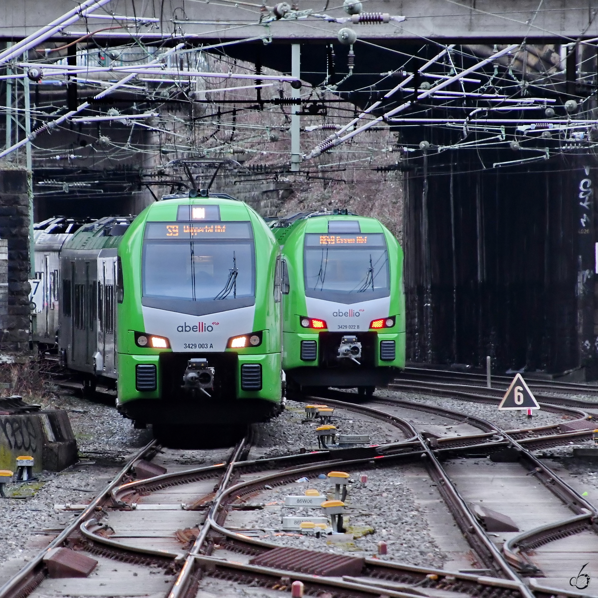 Die Elektrotriebzüge 3429 003 & 3429 022 waren Mitte Februar 2021 in Wuppertal unterwegs.