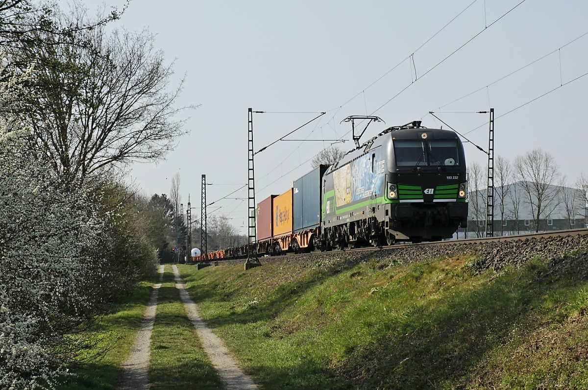 Die ELL-193 232 durchfährt am 27.03.2020 Boisheim in Richtung Mönchengladbach