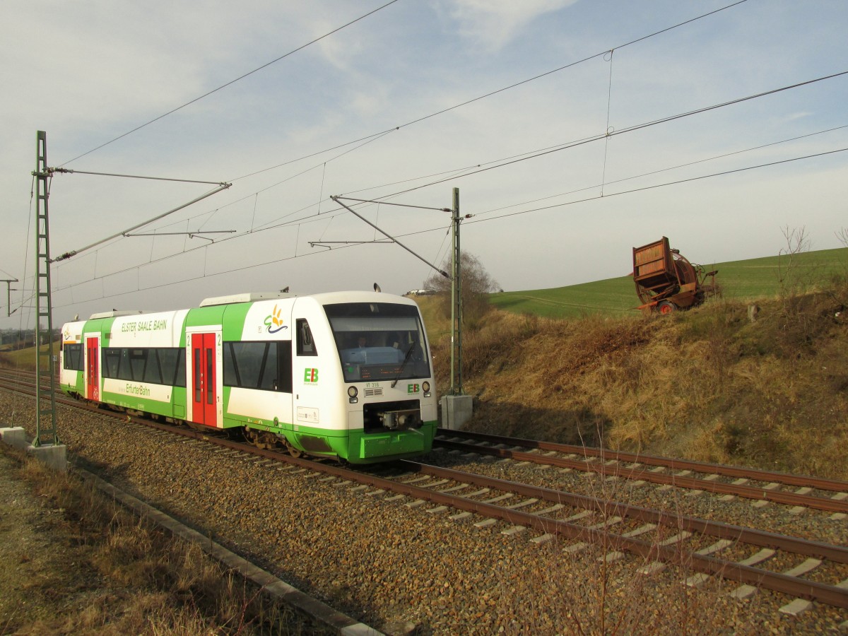 Die Elster-Saale Bahn auf dem Weg nach Gera, gesichtet am 17.03.2015 nahe Schönberg/Plauen.