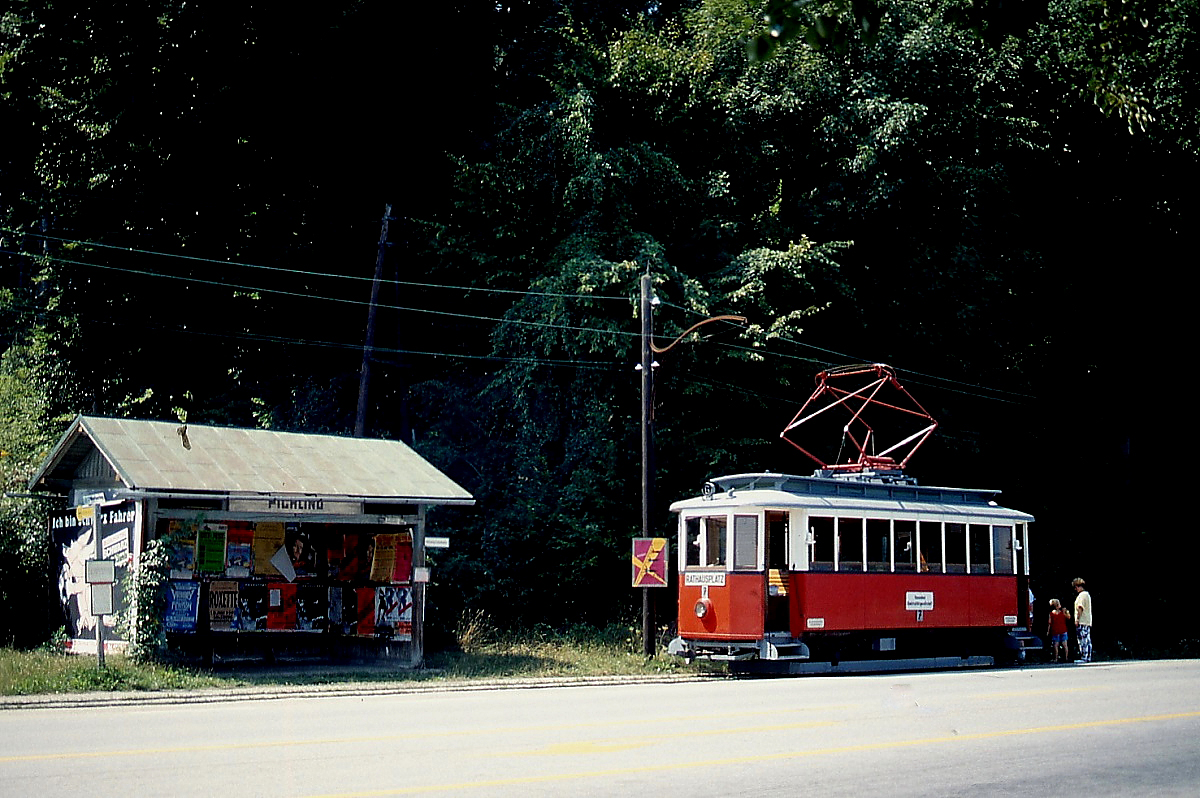 Die Endhaltestelle Pichling der Florianerbahn mit Tw 7 im Juli 1991
