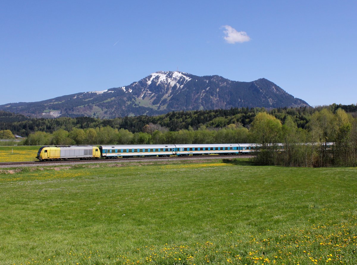 Die ER 20-007 mit einem ALEX nach München am 05.05.2016 unterwegs bei Stein.