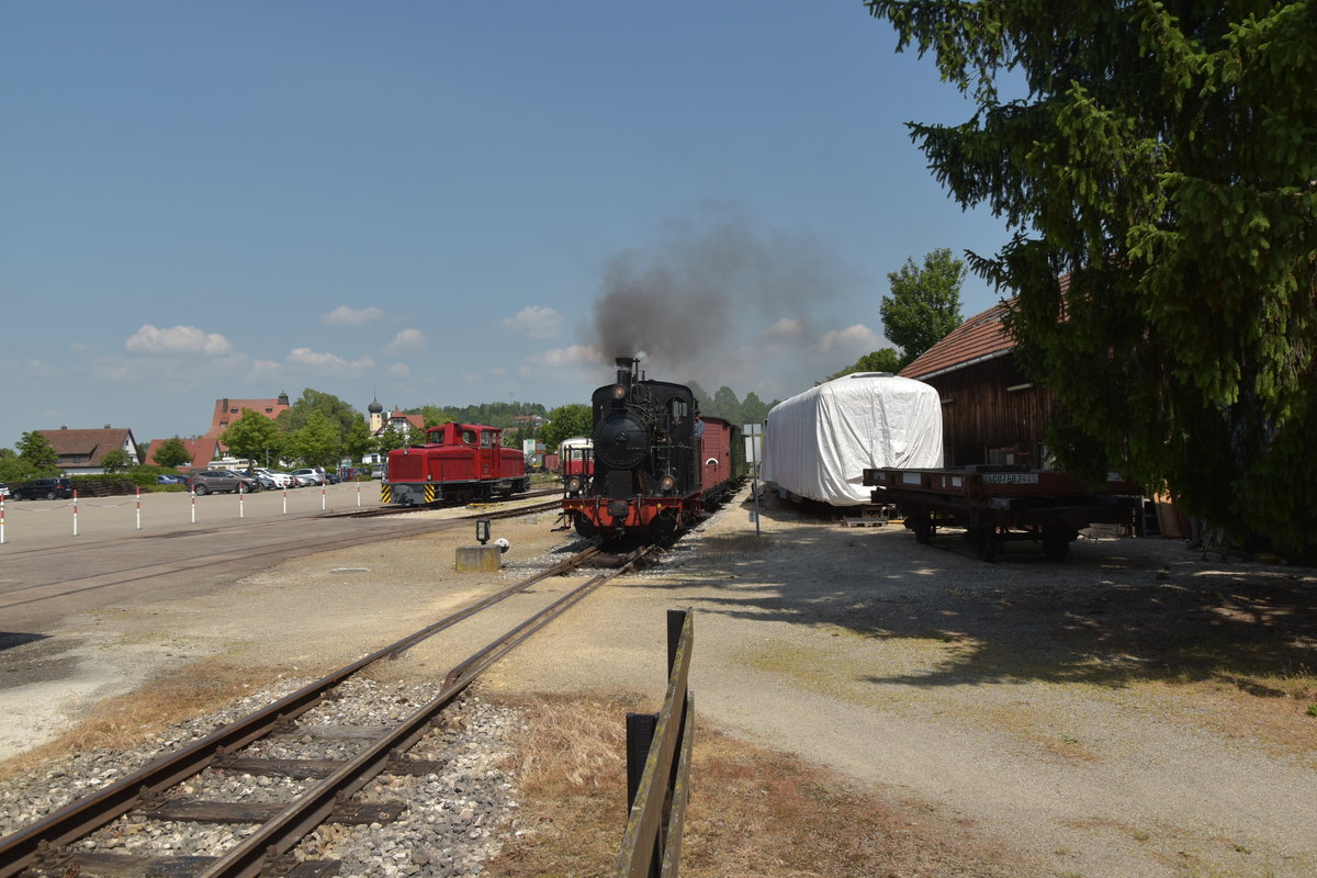 Die erste Ausfahrt aus Neresheim der Lok Nr 12 habe ich hier auf diesem Bild abgelichtet. 15.6.2017