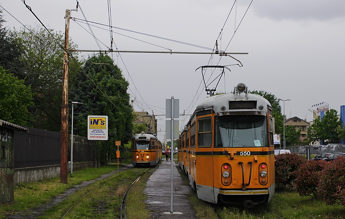 Die erste Kreuzungsstation der Linie 179 befindet sich in Molinazzo, am 03.05.2019 treffen sich hier die Steuerwagen 552 und 550