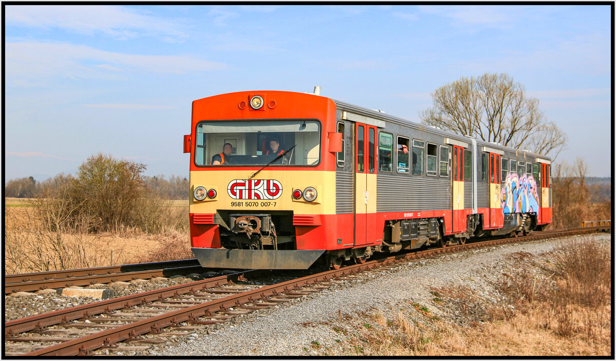 Die erste der  letzten Ruhestätten  der Reihe VT70 war die Anschlussbahn  ELG  Erdöllagergesellschaft in Lannach. Am 16.03.2017 macht sich VT70.07 auf den Weg seine Artgenossen abzuholen. 