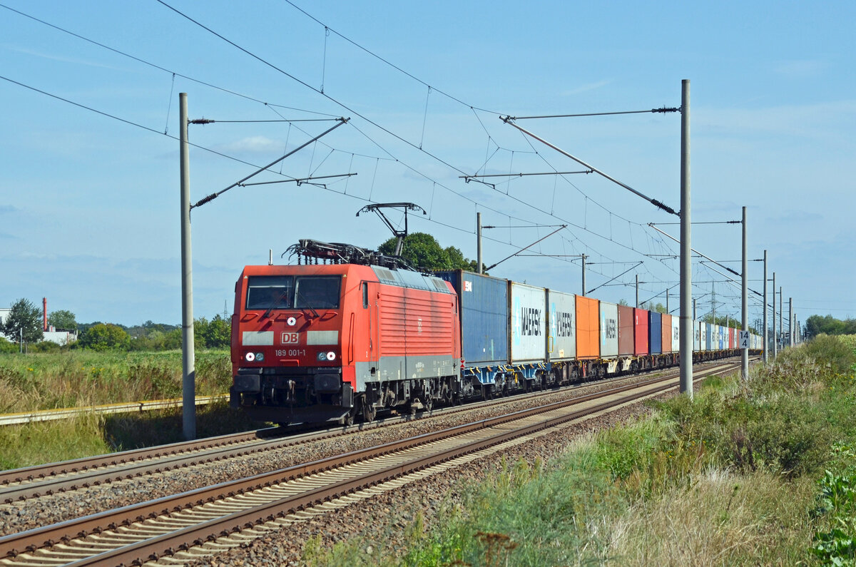 Die erstgebaute Maschine der Reihe 189 führte am 28.08.22 einen Containerzug durch Rodleben Richtung Magdeburg.