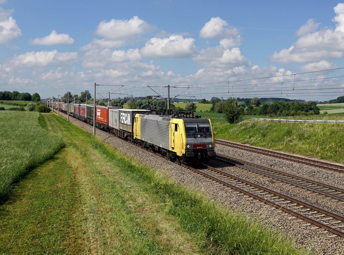 Die ES 64 F4-030 mit einem KLV-Zug am 18.06.2017 unterwegs bei Ramelsbach.