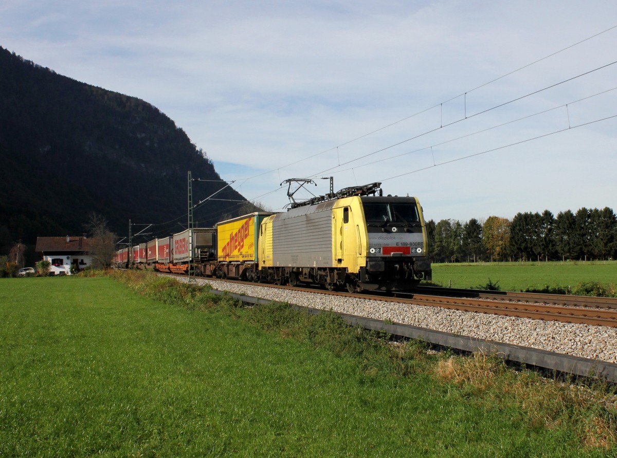 Die ES 64 F4-030 mit einem KLV-Zug am 18.10.2014 unterwegs bei Niederaudorf.