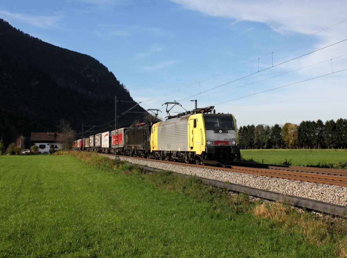 Die ES 64 F4-089 und die ES 64 F4-283 mit einem KLV-Zug am 18.10.2014 unterwegs bei Niederaudorf.
