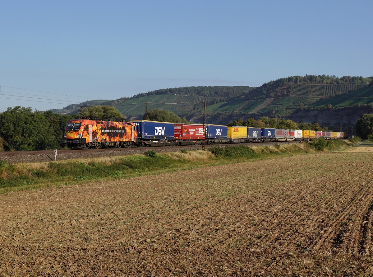 Die ES 64 U2-072 mit einem KLV-Zug am 08.09.2018 unterwegs bei Himmelstadt.