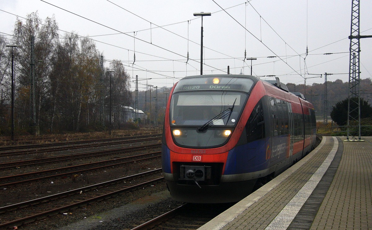 Die Euregiobahn (RB20) aus Heerlen(NL)-Langerwehe-Stolberg-Altstadt und fährt in Herzogenrath ein.  
Bei Nebelwolken am Kalten 30.11.2014.