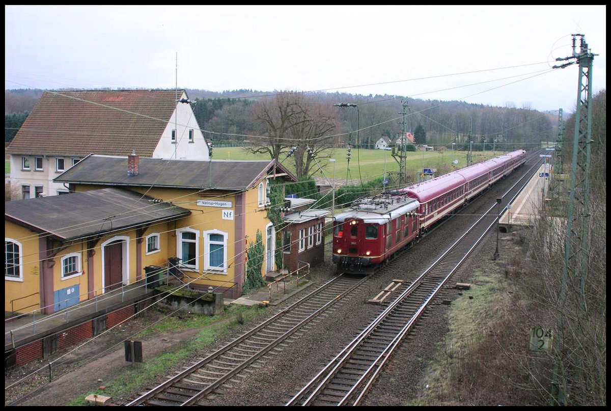 Die ex SBB Re 4-4 kam am 3.2.2007 mit einem Euro Express Sonderzug nach Oldenburg durch den Bahnhof Natrup Hagen.
