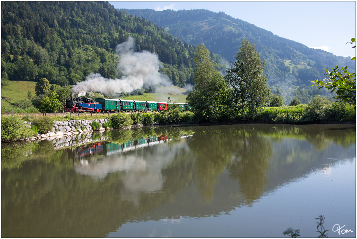 Die ex SKGLB 22 (Aquarius C) Heeresfeldbahnlokomotive HF210E gebaut 1939 von Borsig, fährt auf der Pinzgau Lokalbahn von Zell am See nach Krimml.
Fürth Teich 20_6_2018