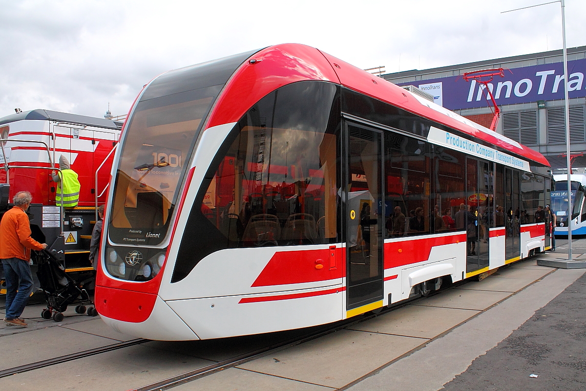 Die Fa. PC Transport Systems LLC präsentiert auf der InnoTrans am 22.09 2018 in Berlin den einteiligen, vierachsigen Niederflurstraßenbahnwagen 71-911 EM „Lionet“.
