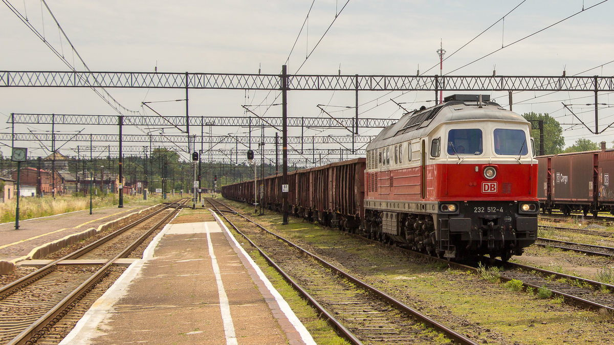 Die Farbgebung steht ihr einfach gut! 232 512-4 steht am 7. Juli 2017 im schlesischen Kohlfurt (Wegliniec). Die 232 512 war früher im Bw Reichenbach/V. beheimatet, quasi eine Vogtländerin mit russischen Wurzeln =) 