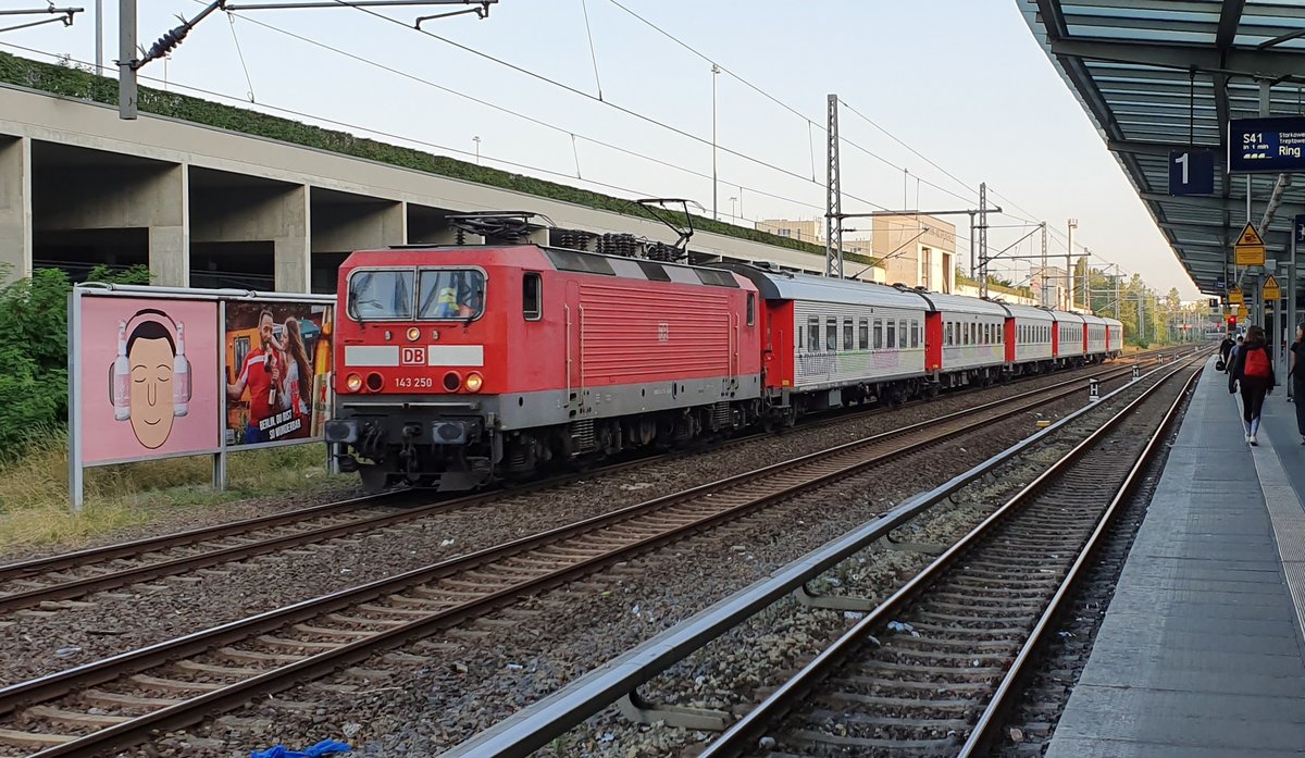 Die Firma Georg bestimmt seit 2000 das Berliner Eisenbahnbild. Hier auf dem Weg nach Berlin Lichtenberg am 09.08.2019