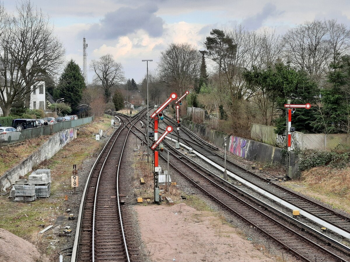 Die Flügelsignale am 15.02.2022 in Hamburg-Blankenese.