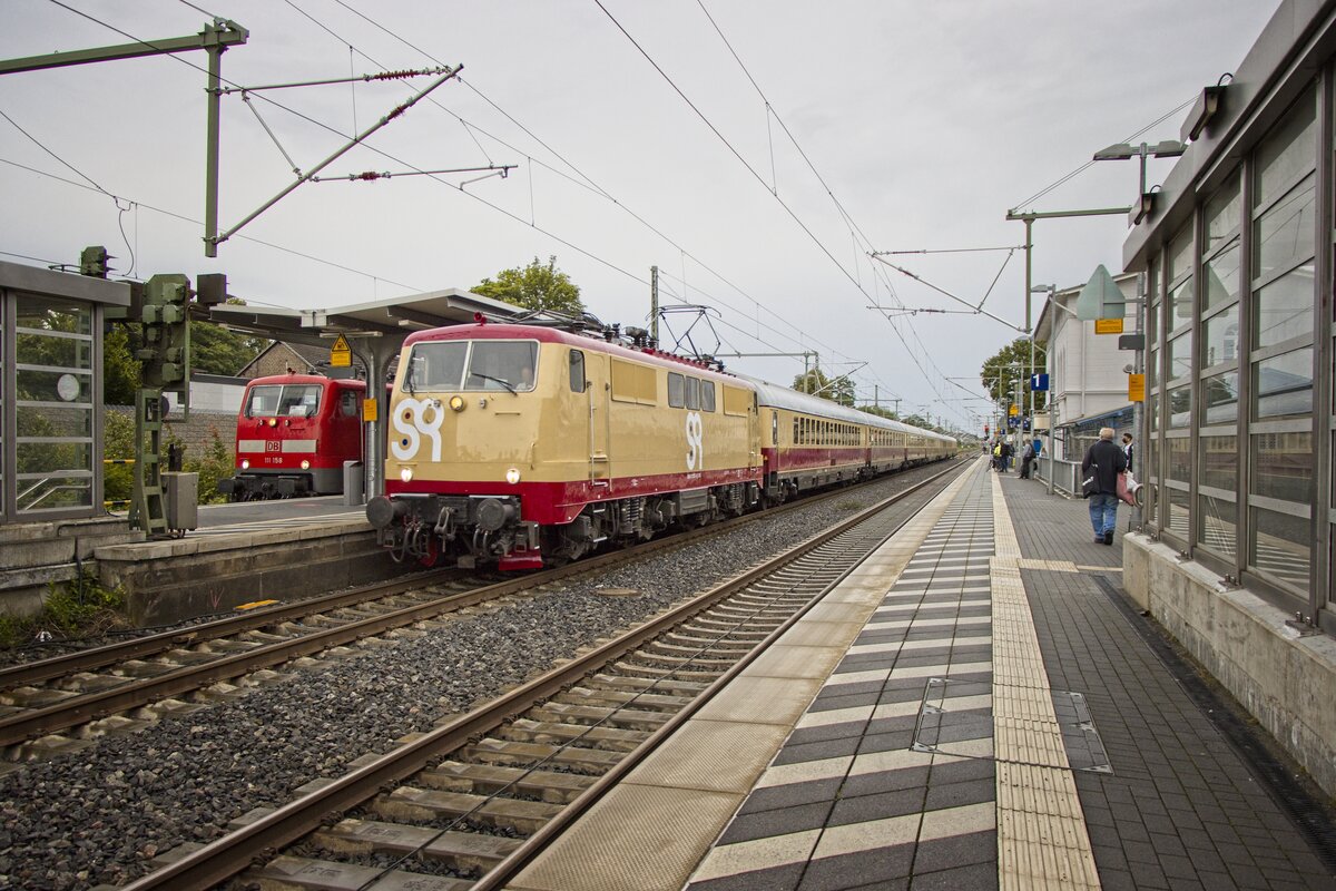 https://www.bahnbilder.de/1200/die-frisch-lackierte-111-057-1258291.jpg