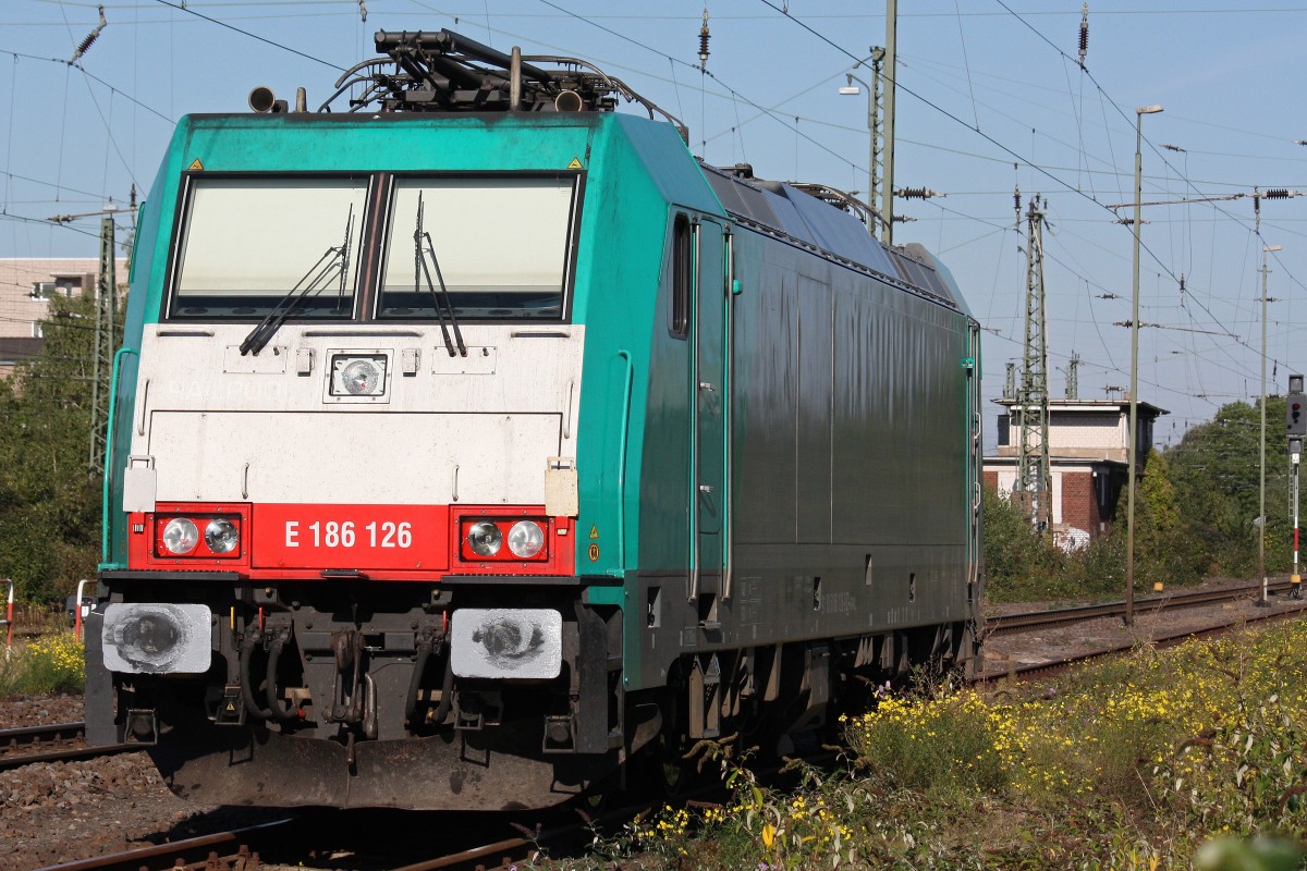 Die für Crossrail fahrende E186 126 am 29.9.13 abgestellt in Krefeld Hbf.