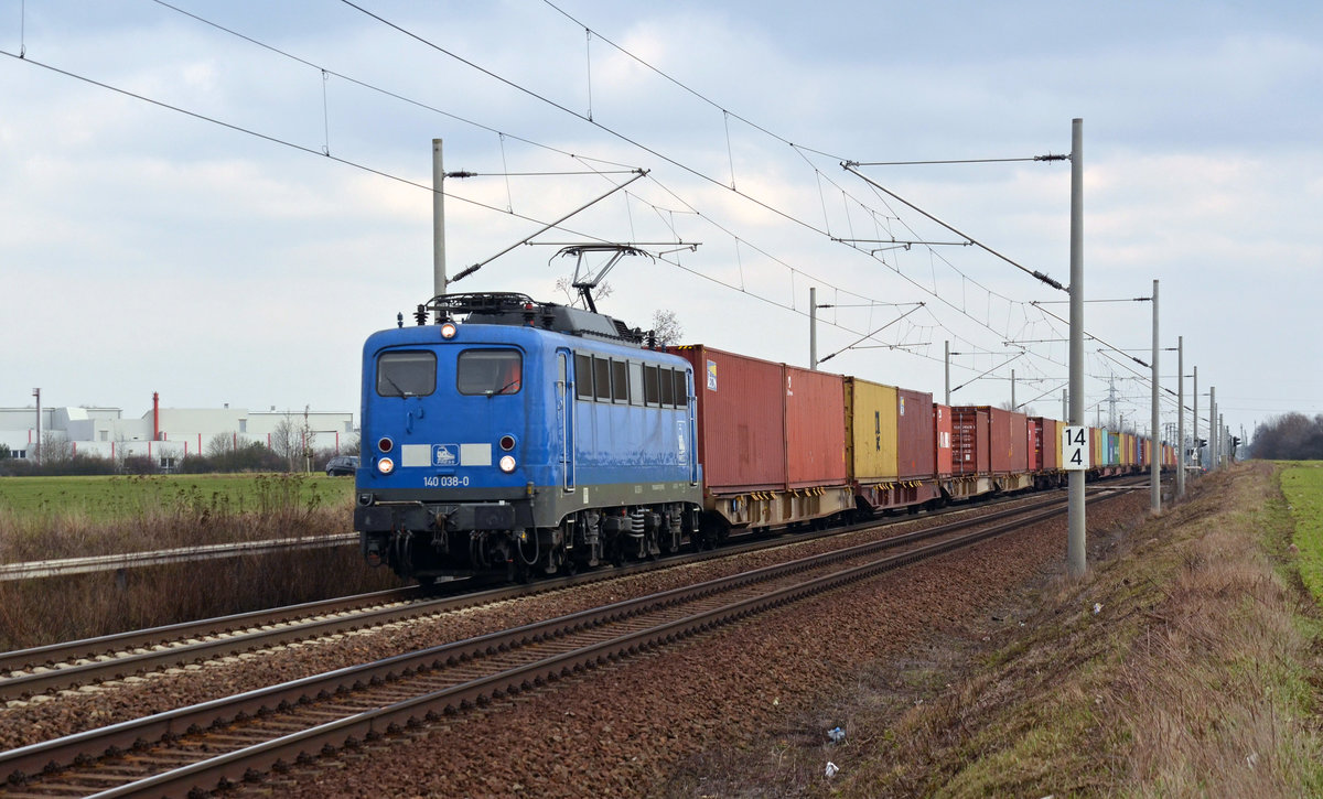 Die für Metrans fahrende 140 038 der Press führte am 25.02.17 einen Containerzug, welchen sie in Leipzig-Wahren übernommen hatte, durch Rodleben Richtung Magdeburg. Ziel des Zuges war der Hamburger Hafen.