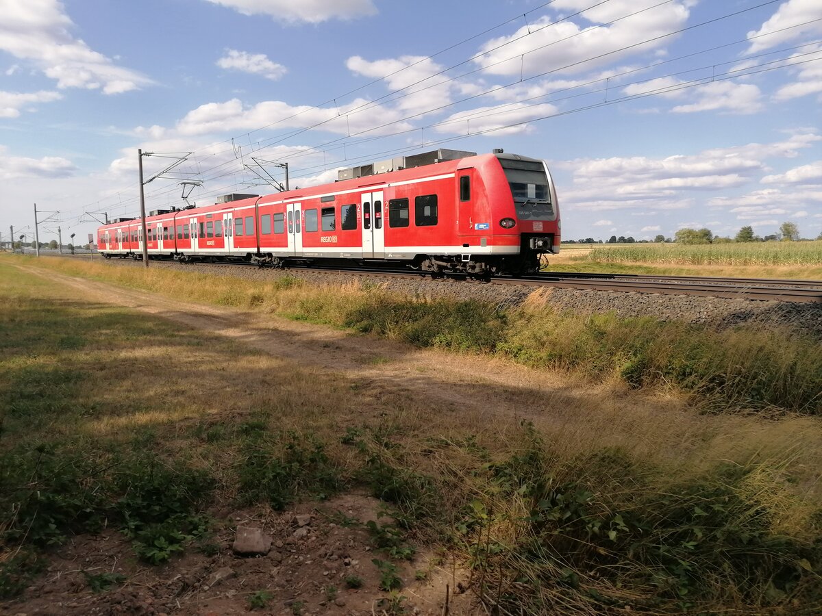 Die Gegenwart: DB Regio 425-547-7 auf dem Weg als RB nach Treuchtlingen. Spannendes Detail war das entweder die bayrischen 425 in einem ziemlich schlechter Lackierungszustand waren oder Triebwagen aus Nordrhein-Westfahlen zum Einsatz kamen
