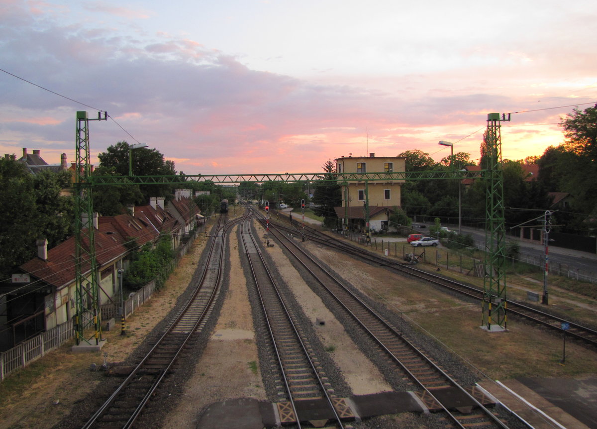 Die Gleisanlagen mit der Ausfahrt in Richtung Zamrdi, am 03.06.2016 in Sifok.