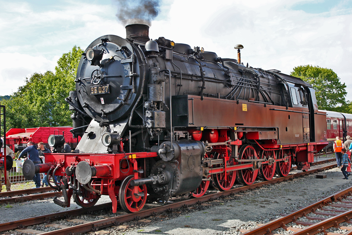 Die Güterzugstenderlokomotive,Thüringer Bergkönigin 95 207 während der XXI.Meininger Dampfloktage zu sehen im Dampflokwerk.Bild vom 5.9.2015