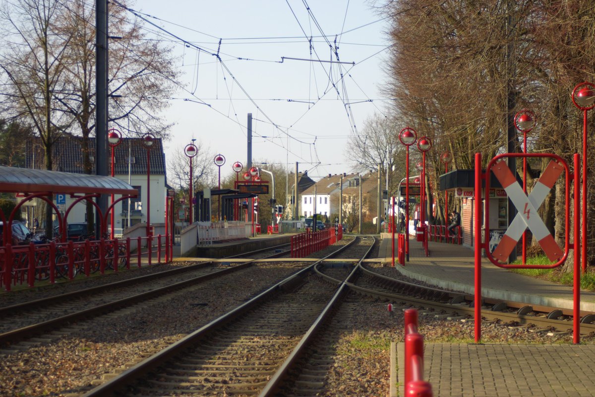 Die Haltestelle Refrath während des Umbau auf die neuen Wartehäuschen die im Rheinisch Bergischen Kreis verwendet werden.
Aufgenommen am 26.01.2020