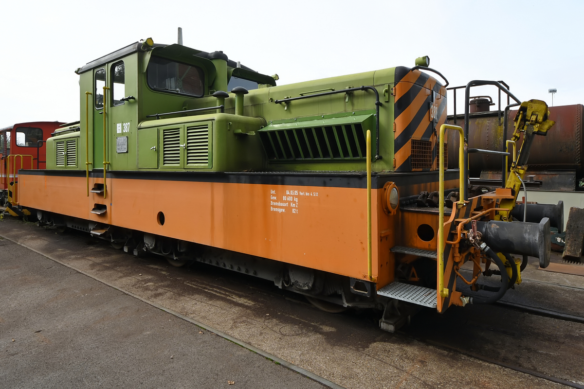 Die Hybrid-Lokomotive der Firma Jung Nr. 14116  EH 387  auf dem Museumsgelände der Henrichshütte. (Hattingen, September 2017)