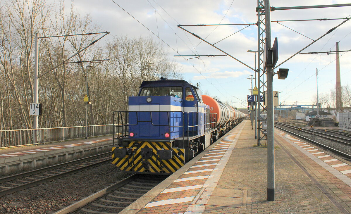 Die InfraLeuna 206 (92 80 1275 806-8 D-LEUNA) schob am 20.02.2023 in Erfurt-Bischleben einen Kesselwagenzug von Großkorbetha nach Emleben. Zuglok war die InfraLeuna 247 907.