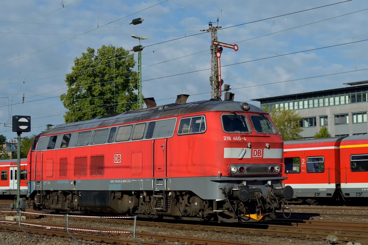 Die Kemptener 218 460-4 am 02.07.2014 in Düsseldorf-Rath. Die Lok hat es hierhin aufgrund der Aufräumarbeiten nach dem Unwetter vom 09.06.2014 auf der Strecke zwischen Düsseldorf-Rath und Essen Hbf verschlagen.