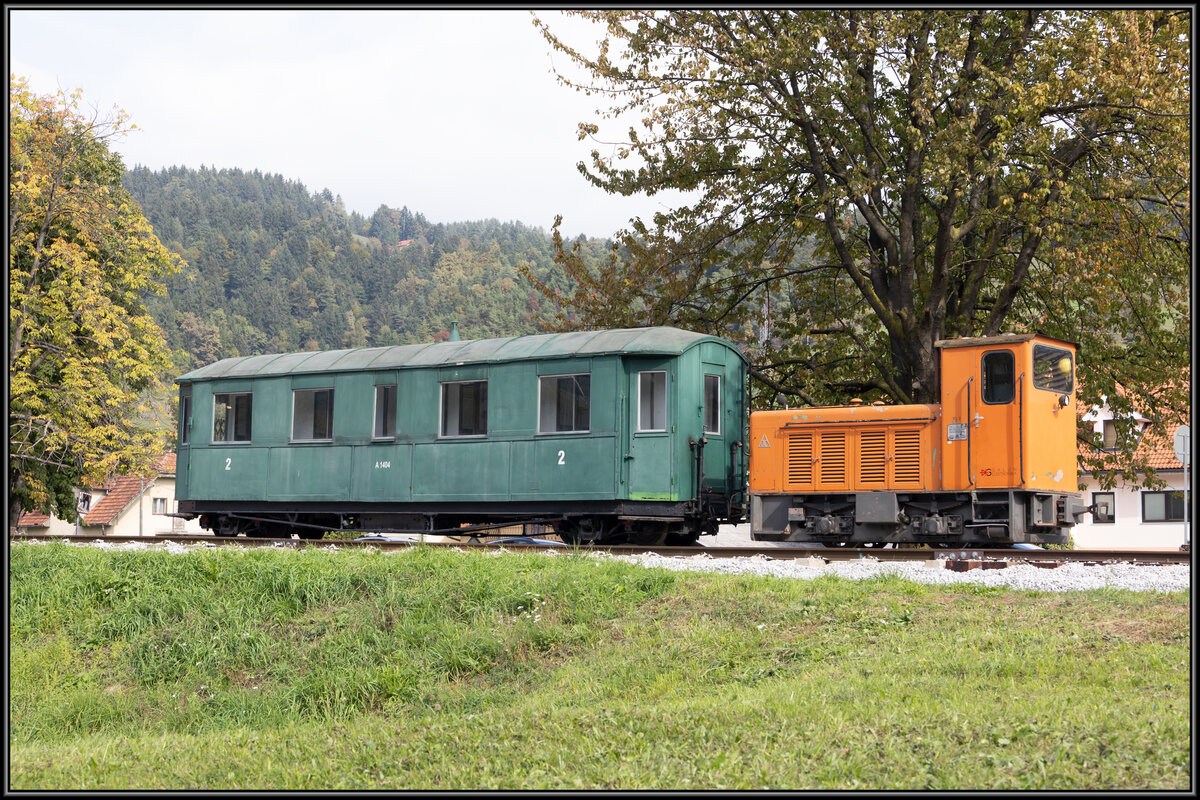 Die kleine O&K im Bahnhof Zrece am 8.10.2022