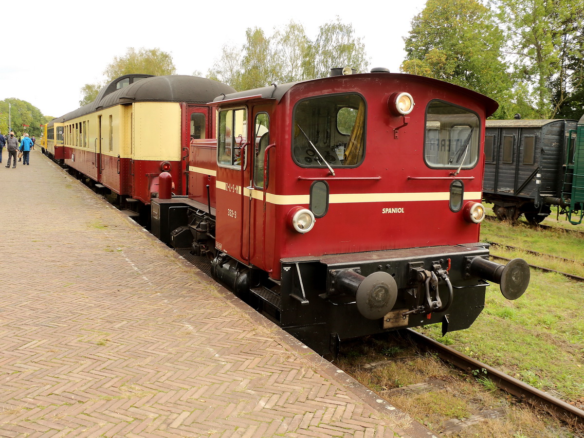 Die Köf Spaniol der Zlsm als spätere Zuglock im Bahnhof Simpelveld am 11. Oktober 2020.