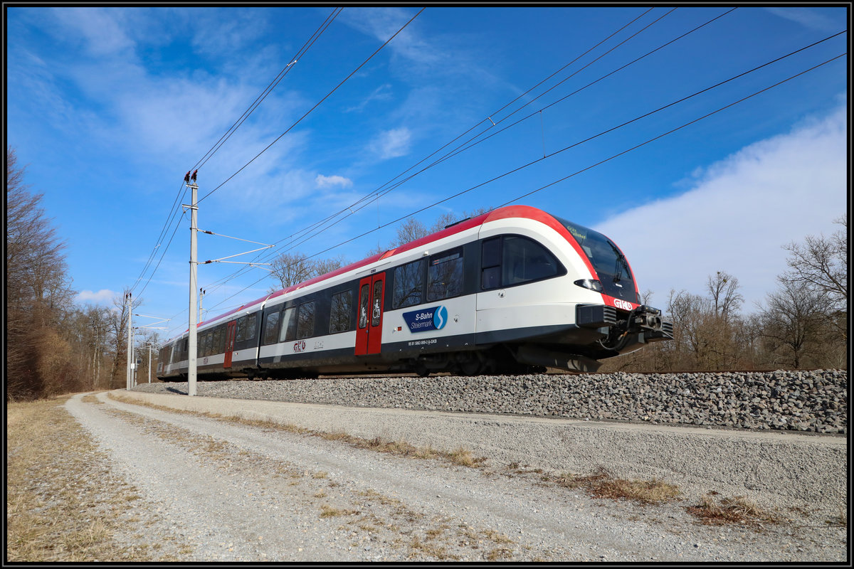 Die Koralmbahn wird  Spannend . 
Auf den ersten Metern der Koralmbahn hängt der Fahrdraht. 
7.03.2019