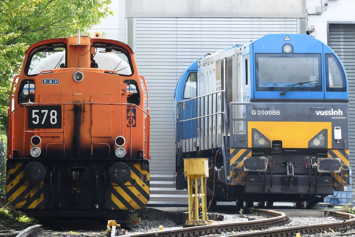 Die Krauss Maffei M 700 C  578  der RBH und eine Vossloh G 2000BB in Hattingen. (September 2017)