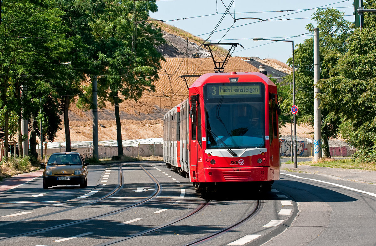 Die KVB Linie mit der Wagennummer 5414 mit der Aufschrift bitte nicht Einsteigen. Aufgenommen am 28.6.2019.