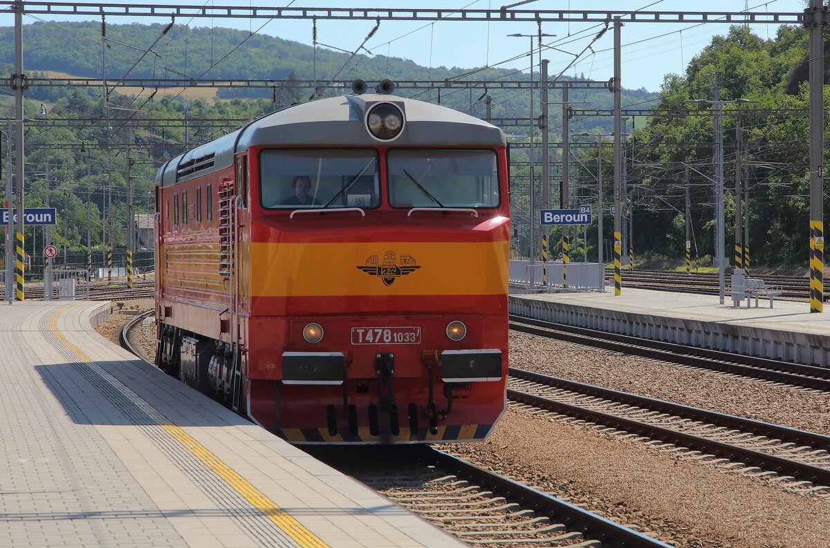 Die KZC 751 033 bei der Einfahrt in den Bahnhof w�hrend des umsetzen. Aufgenommen am 11.07.2026