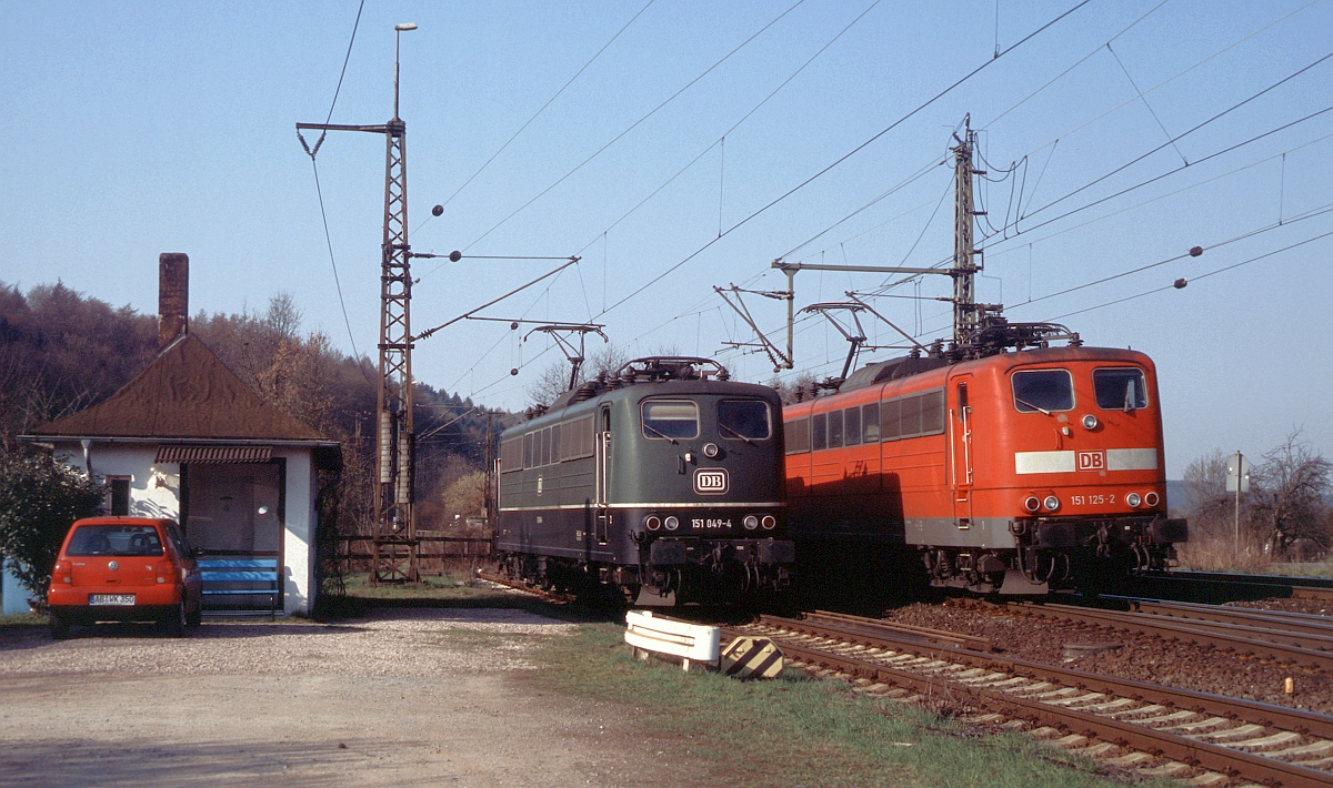 Die Laufacher Schubloks (3) : 151 125 und die damals als mögliche Museumslok gehandelte 151 049 am 8.4.2006.