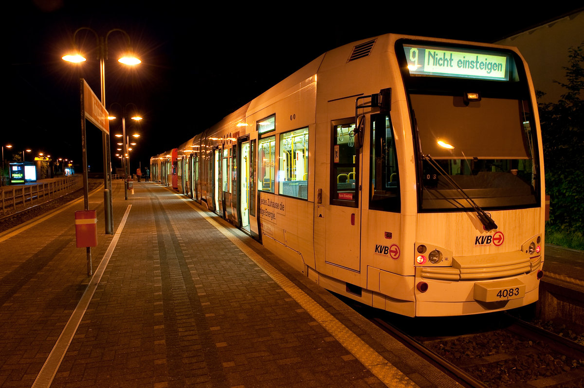 Die Linie 9 mit der Wagennummer 4083 an der KVB-Haltestelle Königsforst. Aufgenommen am 15.5.2019.