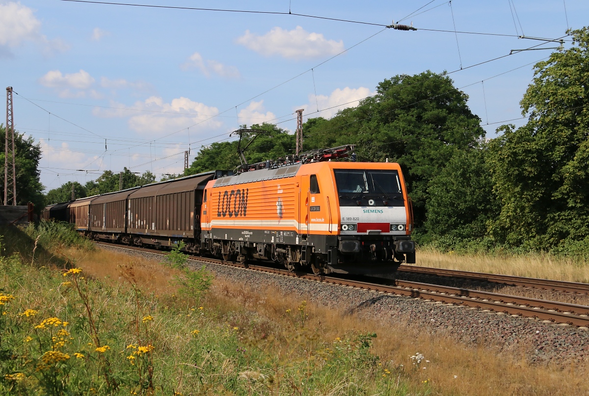 Die LOCON 189 820-4 bespannte am 22.07.2014 einen H-Wagen-Zug in Fahrtrichtung Süden. Aufgenommen bei Wahnebergen.