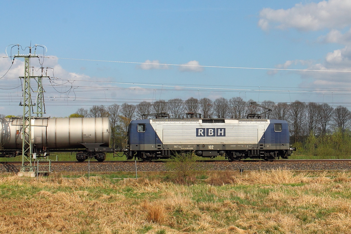 Die Lok 102 der RBH (91 80 6143 069-3 D-RBH) am 17.04.2018 in Nassenheide.