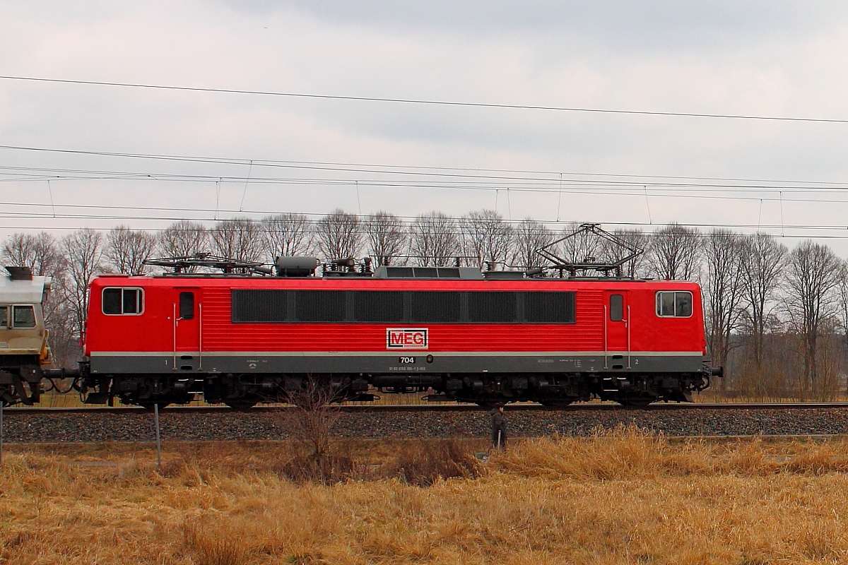 Die Lok 704 der MEG (NVR-Nummer: 91 80 6155 195-1 D-MEG) am 24.03.2018 in Nassenheide.